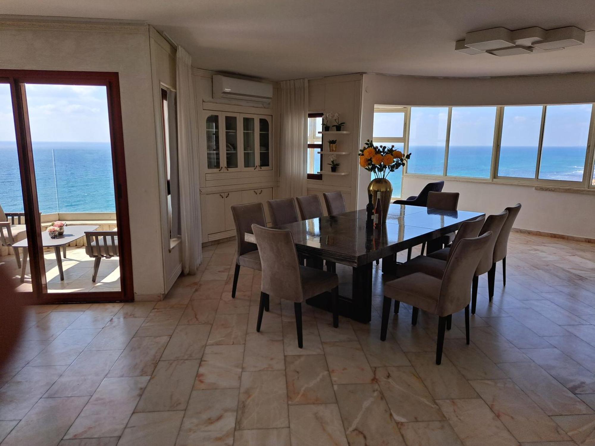 Sea-Front Apartment نتانيا الغرفة الصورة